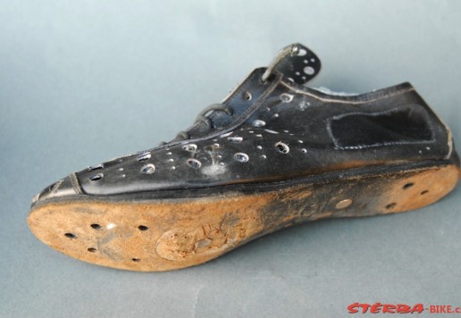 Cycling shoes