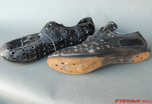 Cycling shoes