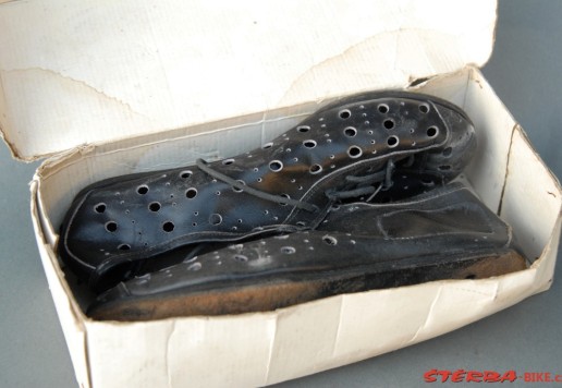 Cycling shoes