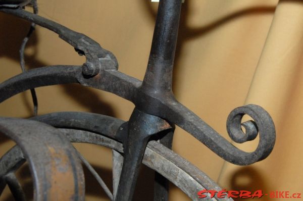 16/B. Musée d'art et d'industrie, depo – France