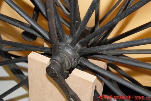 16/B. Musée d'art et d'industrie, depo – France