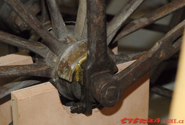 16/B. Musée d'art et d'industrie, depo – France