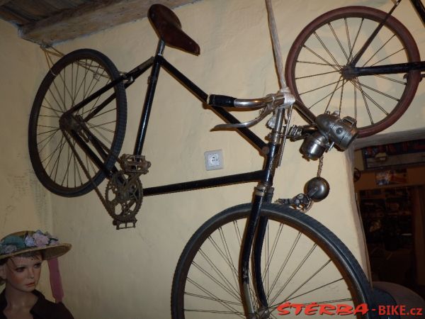 Velo - moto  museum  – Loket