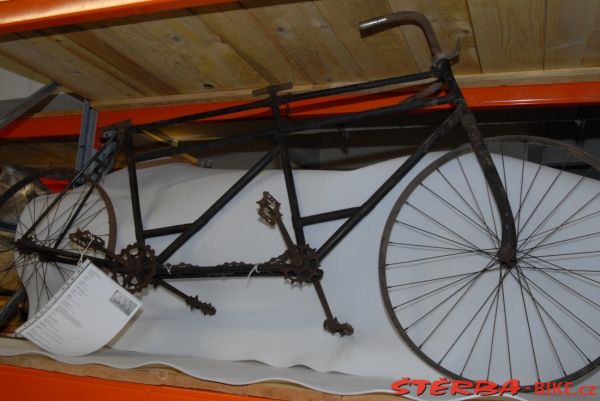 16/B. Musée d'art et d'industrie, depo – France