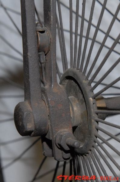 16/B. Musée d'art et d'industrie, depo – France