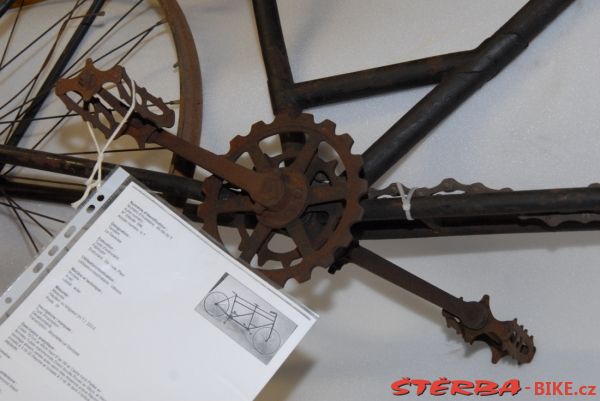 16/B. Musée d'art et d'industrie, depo – France