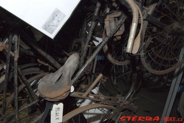 16/B. Musée d'art et d'industrie, depo – France