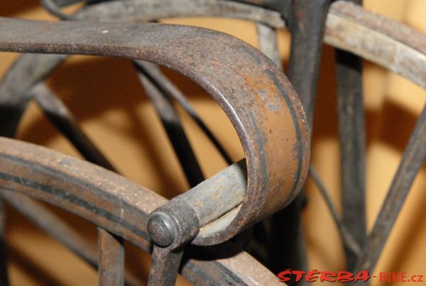 16/B. Musée d'art et d'industrie, depo – France