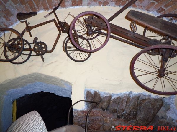 Velo - moto  muzeum  – Loket