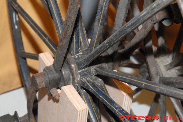 16/B. Musée d'art et d'industrie, depo – France