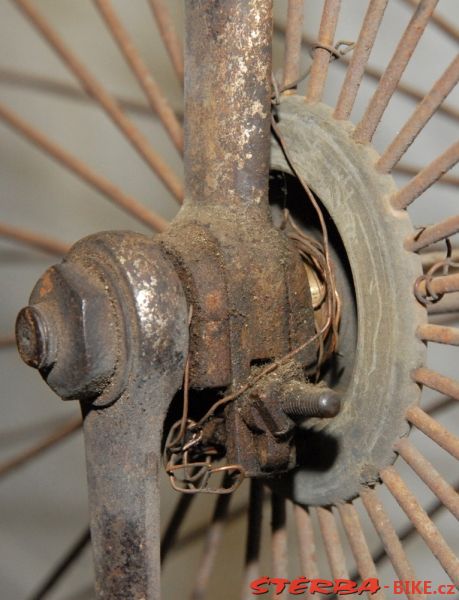 16/B. Musée d'art et d'industrie, depo – France