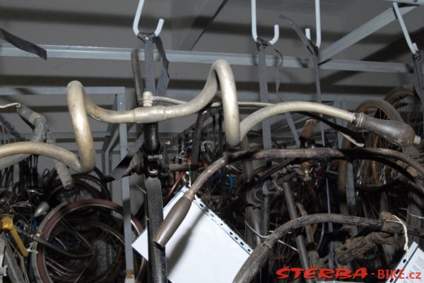 16/B. Musée d'art et d'industrie, depo – France