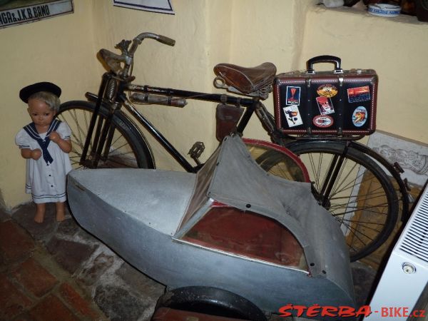 Velo - moto  muzeum  – Loket