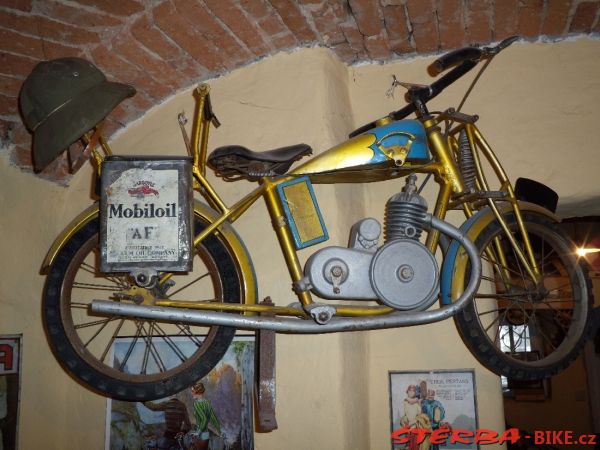 Velo - moto  museum  – Loket