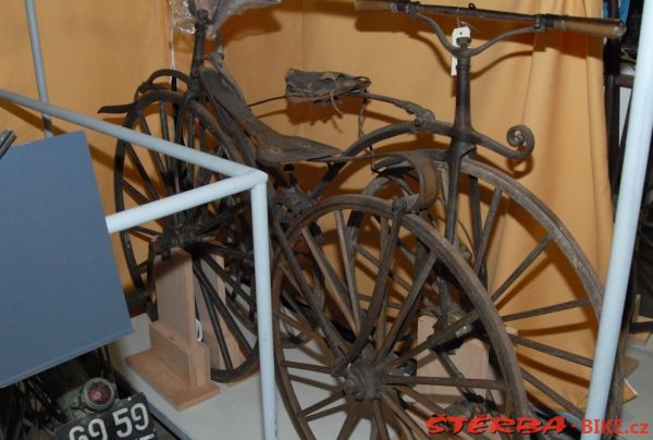 16/B. Musée d'art et d'industrie, depo – France