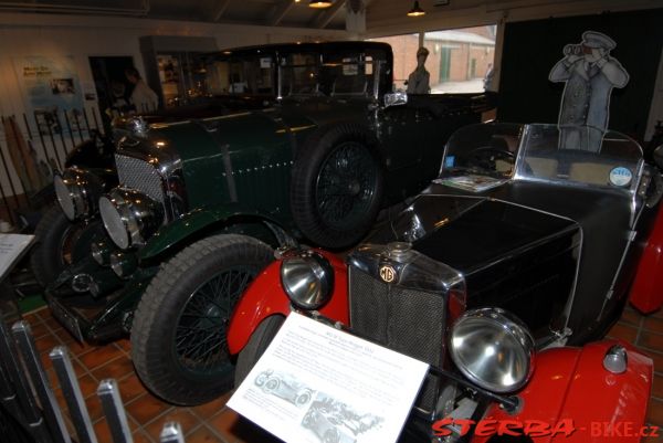 97/B - BROOKLANDS motor museum