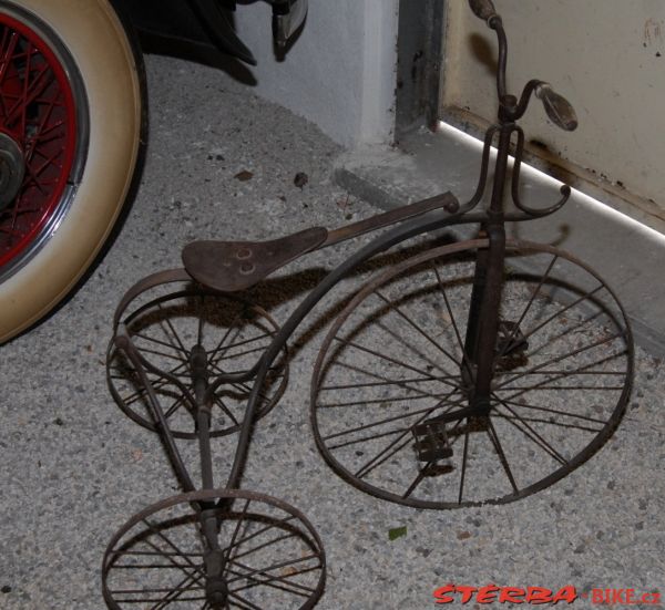 98 - Musée Automobile de Provence