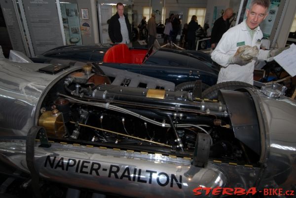 97/B - BROOKLANDS motor museum