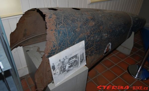 97/B - BROOKLANDS motor museum