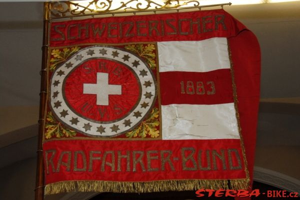 94/B - Nationales VELO-MUSEUM (flags)