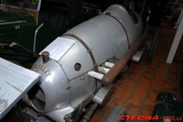 97/B - BROOKLANDS motor museum