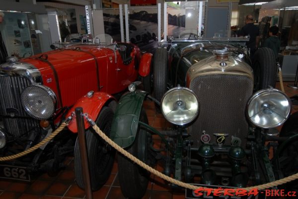 97/B - BROOKLANDS motor museum