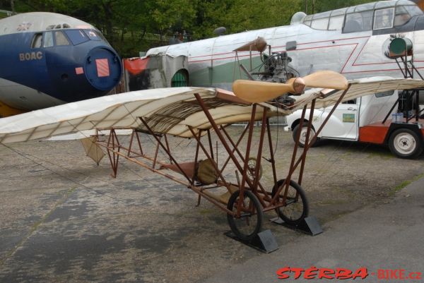 97/B - BROOKLANDS motor museum