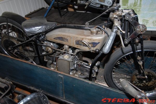 97/B - BROOKLANDS motor museum