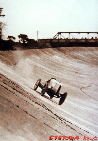 97/C - BROOKLANDS motor racing circuit