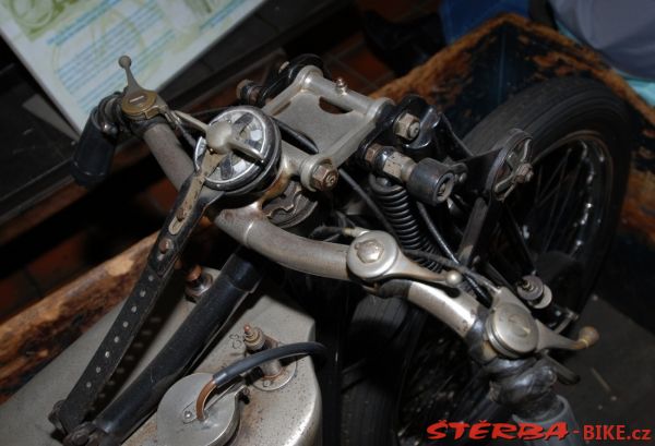 97/B - BROOKLANDS motor museum