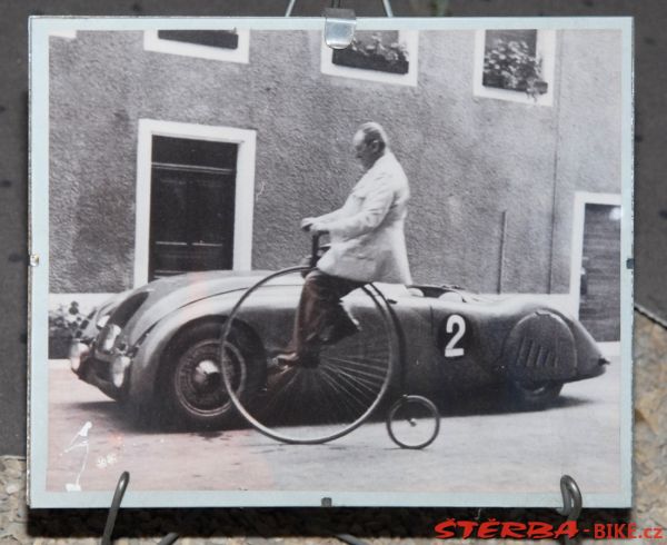 98 - Musée Automobile de Provence