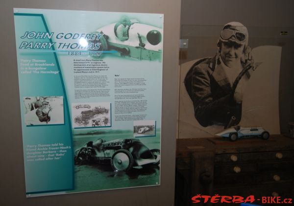 97/B - BROOKLANDS motor museum