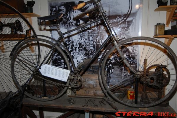 97/A - BROOKLANDS velo museum