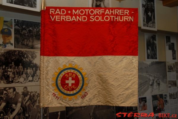 94/B - Nationales VELO-MUSEUM (flags)