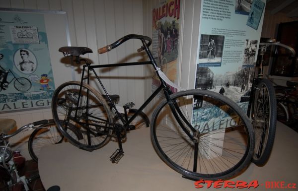 97/A - BROOKLANDS velo museum