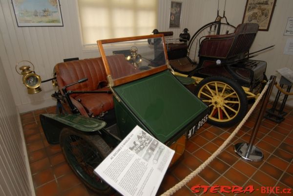 97/B - BROOKLANDS motor museum