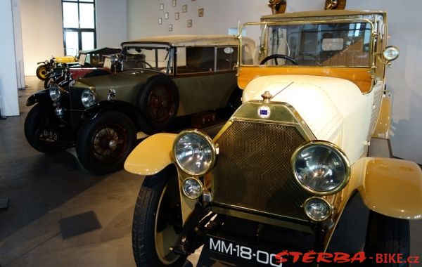 111/A - Museo Automovilistico de Málaga