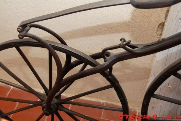 08/A. Moto velo musée, Domazan – France