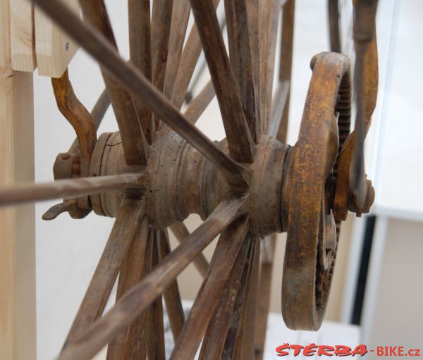 08/A. Moto velo musée, Domazan – France