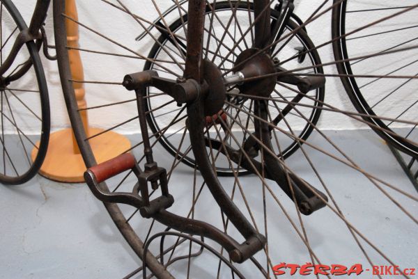 08/A. Moto velo musée, Domazan – France