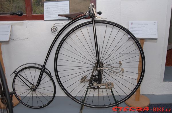 08/A. Moto velo musée, Domazan – France