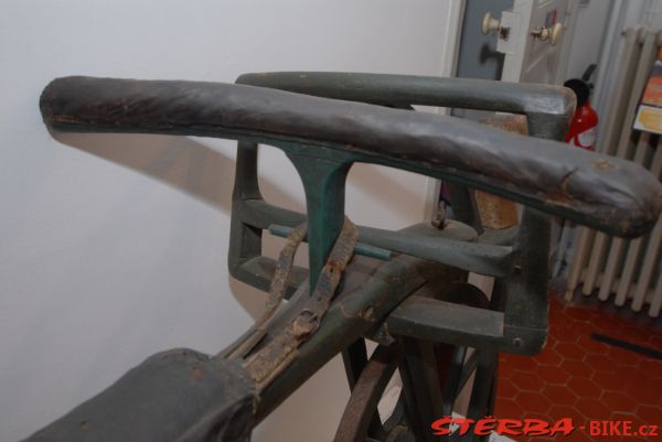 08/A. Moto velo musée, Domazan – France