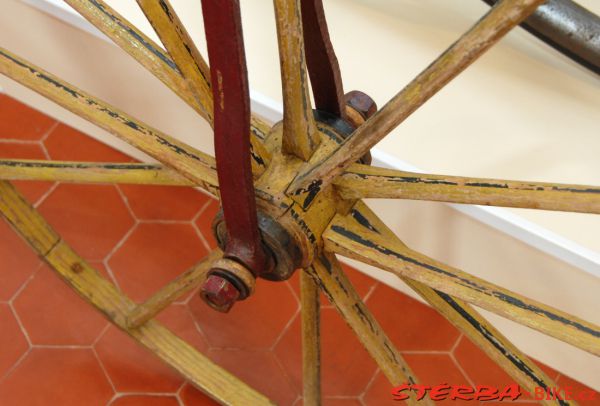 08/A. Moto velo musée, Domazan – France