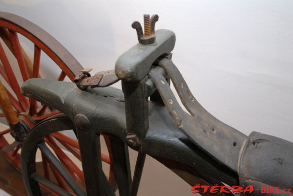 08/A. Moto velo musée, Domazan – France