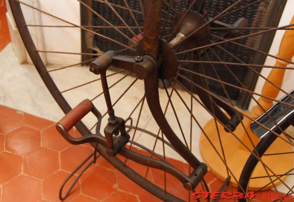 08/A. Moto velo musée, Domazan – France