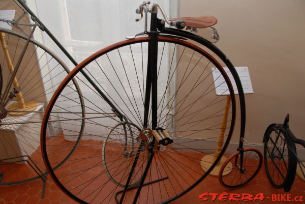 08/A. Moto velo musée, Domazan – France