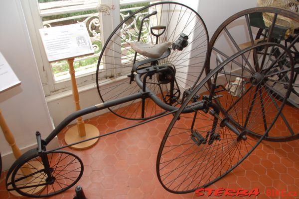 08/A. Moto velo musée, Domazan – France