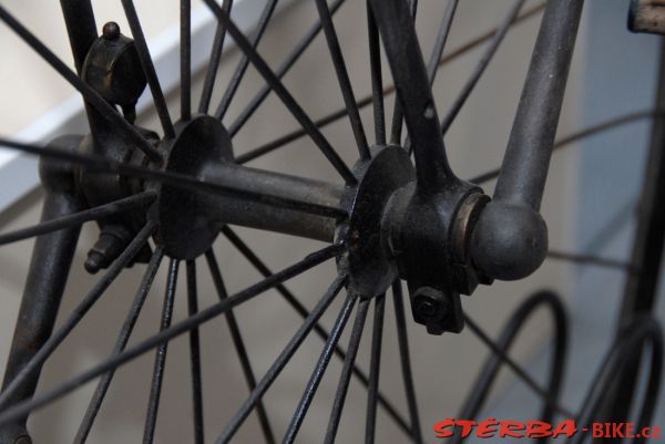 08/A. Moto velo musée, Domazan – France