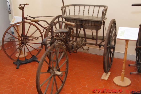 08/A. Moto velo musée, Domazan – France