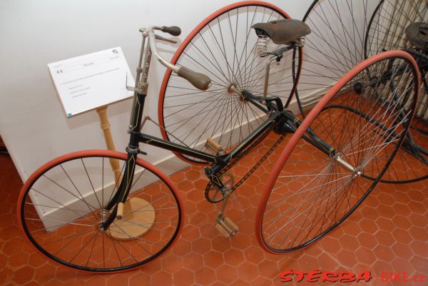 08/A. Moto velo musée, Domazan – France